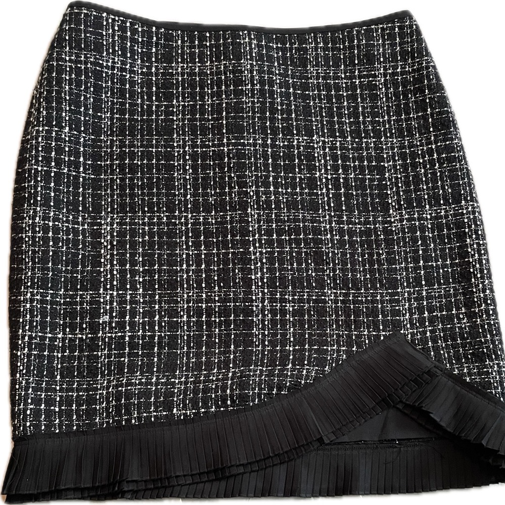 Tweed pencil skirt